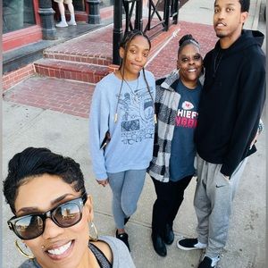 Meet your Posher, Shaaron